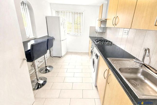 103, Fishers Close, London photo 5