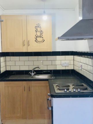 Town house to rent in London Road, Thornton Heath