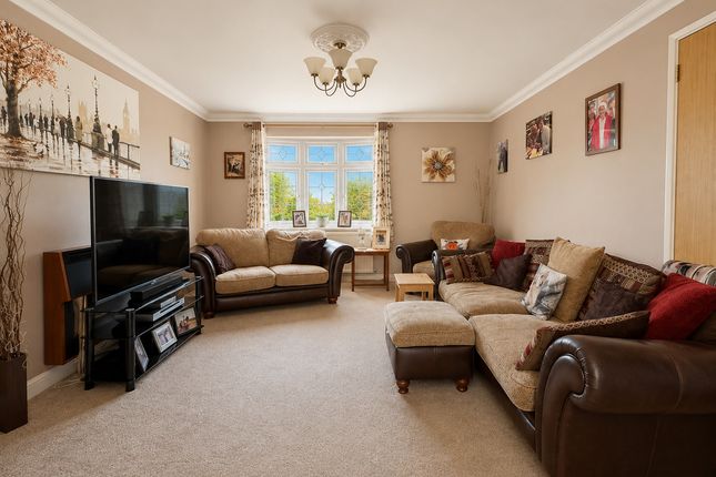 2, Woodstock Crescent, Hockle photo 4