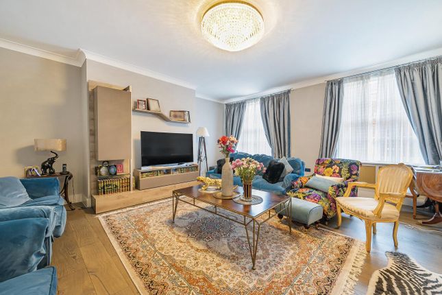 3-bed flat on Flat 35 Eyre Court,, Eyre Court, Finchley Road, London, £2,750,000