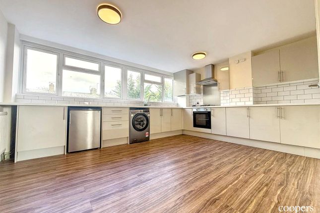 Aspen Close, West Drayton photo 4