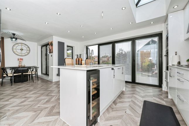 4, Orchard Drive, Grays photo 2
