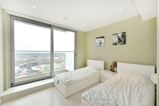 Flat for sale in Pan Peninsula Square, Millwall