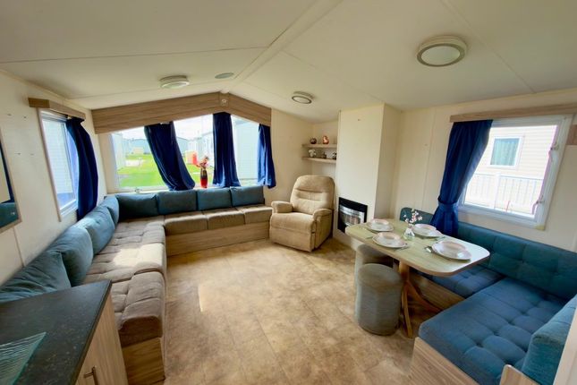 3-bed caravan on Nr Clacton-on-Sea, £26,995