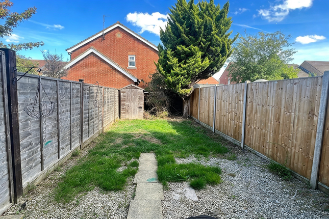 1, Villiers Close, Luton photo 3