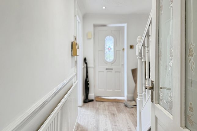 9 Stephen Avenue, Rainham photo 2