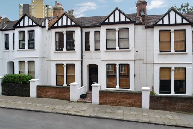 Thumbnail Flat to rent in Glengall Road, London