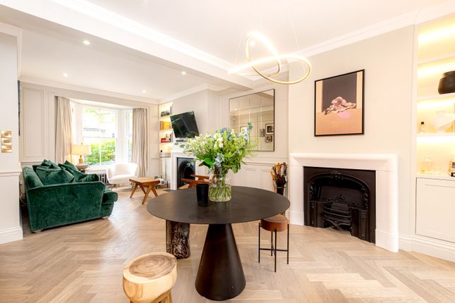 16, Treadgold Street, London photo 4