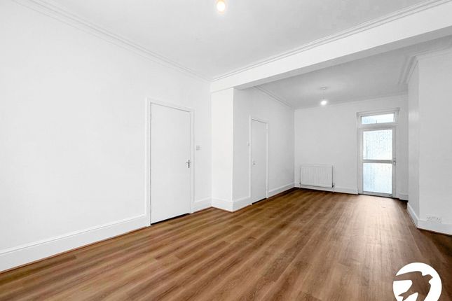 24, Griffin Road, London photo 3