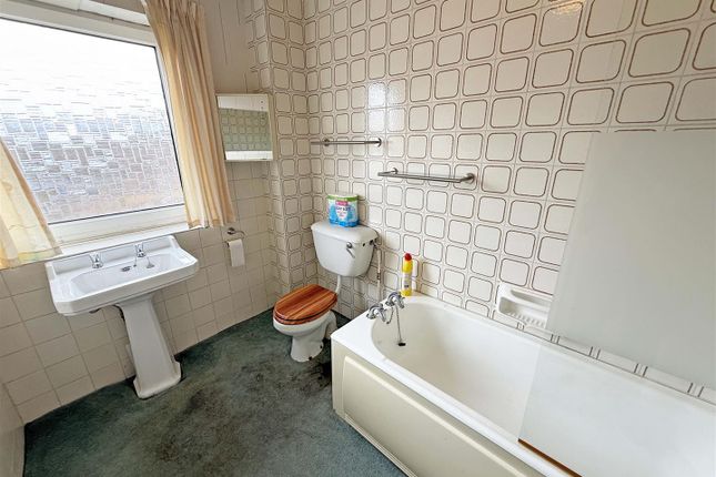 Newlands Bathroom.Jpg