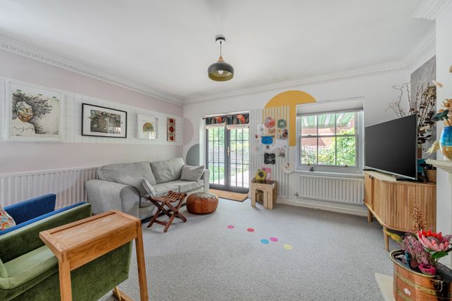 Buckingham Cottage,, Elmdon Place, Guildford photo 4