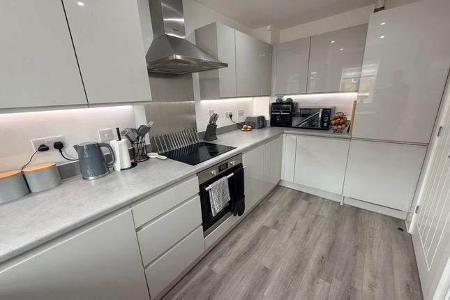 5, Hamilton Close, Buckingham photo 2