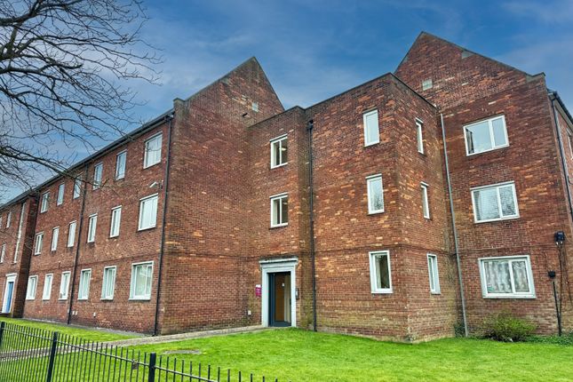 Thumbnail Flat to rent in Park Avenue, Gosforth, Newcastle Upon Tyne, Tyne And Wear