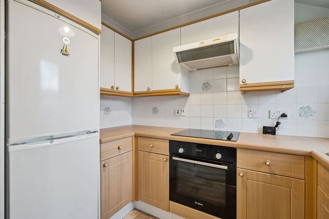 32 Glenallan Court Stirling Road, Dunblane photo 4