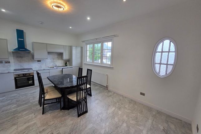 2 Beatrice Avenue, London photo 5
