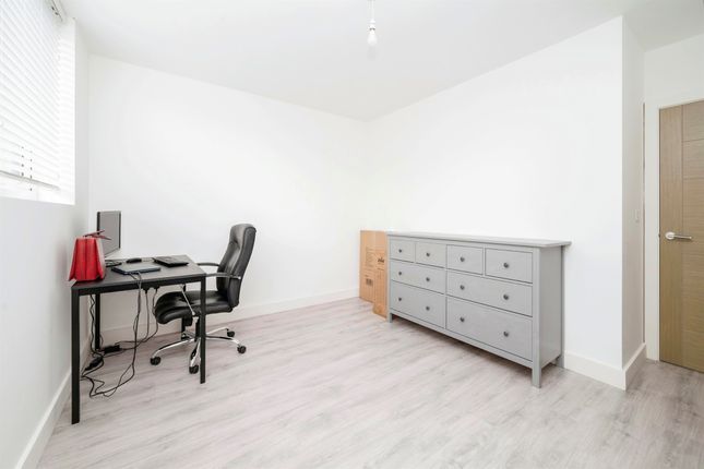 Flat for sale in Yarmouth Way, Great Yarmouth