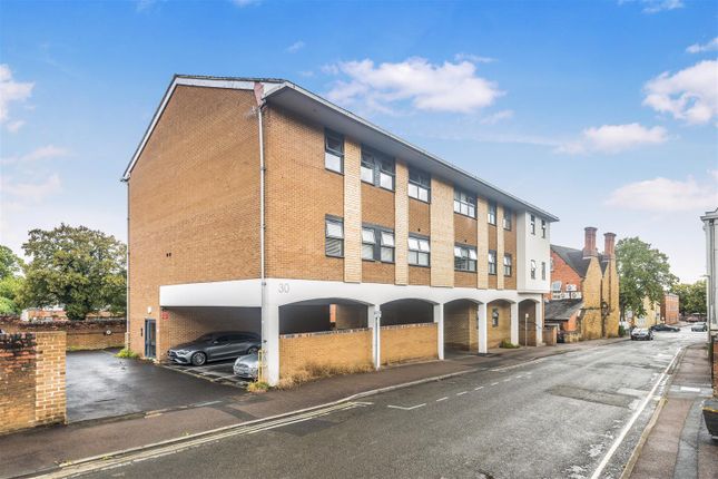 Flat 9, 30 Crouch Street, Banbury-1.Jpg