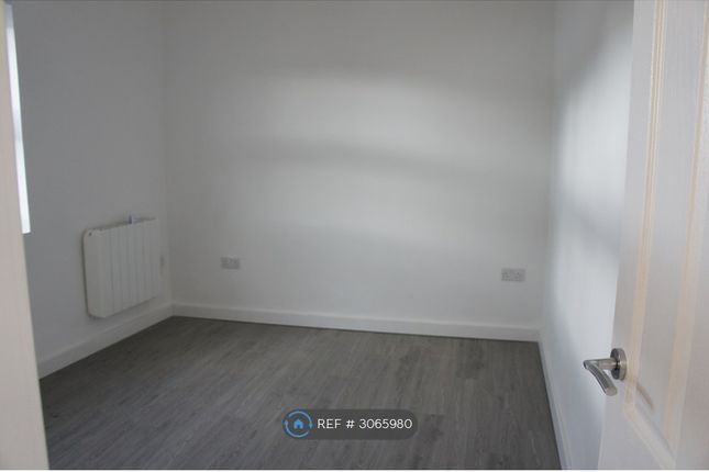 Flat   Grosvenor Road, Rugby photo 2