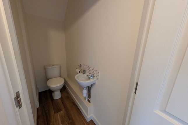 2 Neave Place, Leiston photo 4