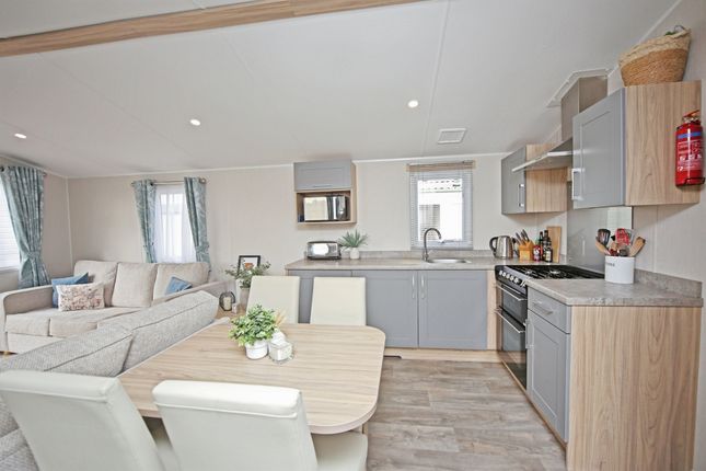 176, Avon Estates, Warwick Road, Stratford-Upon-Avon photo 3