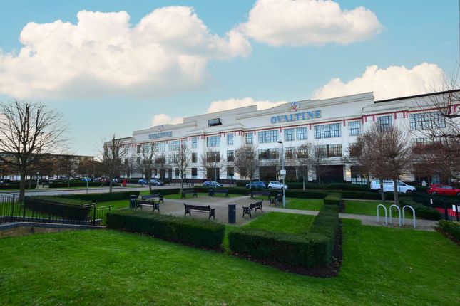 2-bed flat on Flat 93, Ovaltine Court Ovaltine Drive, Kings Langley, £285,000