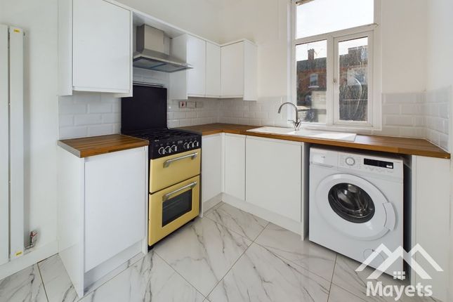 39 Selous Road, Blackburn photo 3