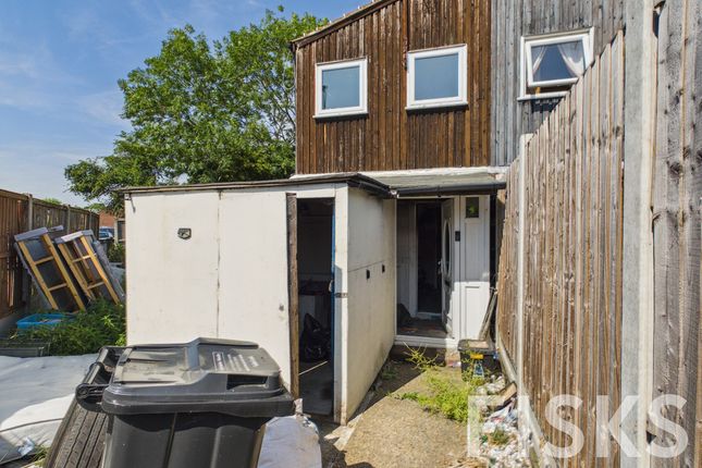 3, Daltons Fen, Pitsea photo 3