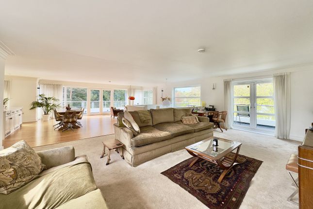 2, Benellen Avenue, Bournemouth photo 4