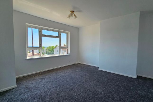 12 Maple Crescent, Pontypool photo 4