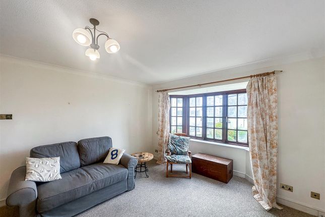 5, Royalist Court, Falmouth photo 4