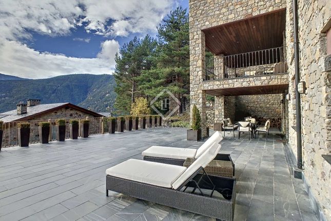 Detached house for sale in Ad400 La Massana, Andorra