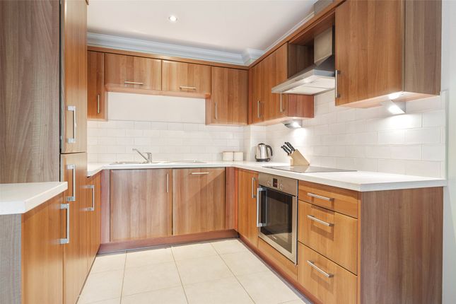 17 Imperial Court,, Reading Road, Berkshire photo 2