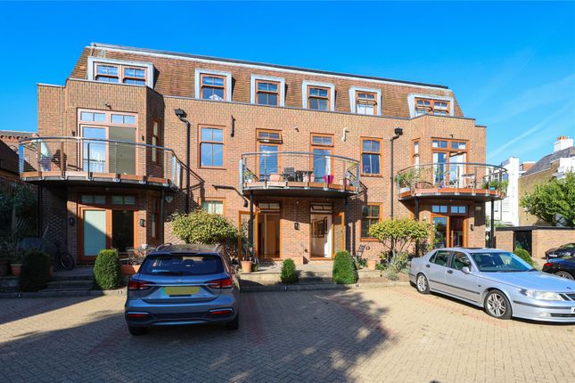 Flat for sale in Lower Square, Isleworth Riverside, Isleworth