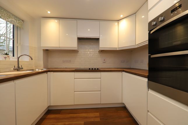 Flat 10, Hutchings Lodge High Street, Rickmansworth photo 4