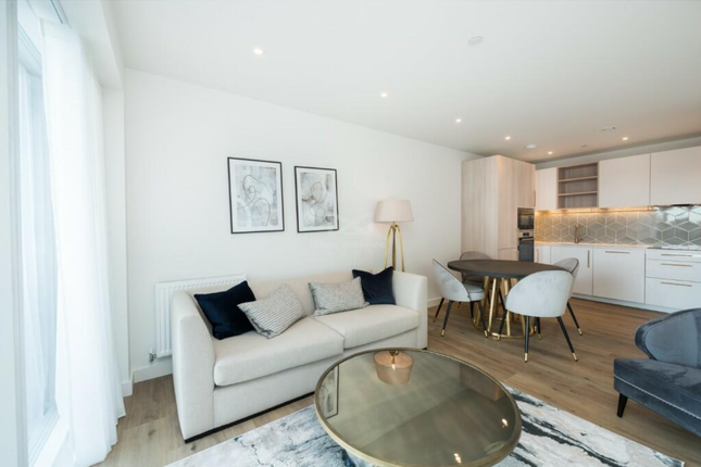 Thumbnail Flat for sale in Cavendish House N8, London,