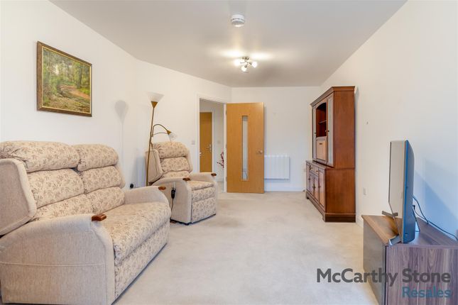 35 Lowe House, London Road, Knebworth photo 3