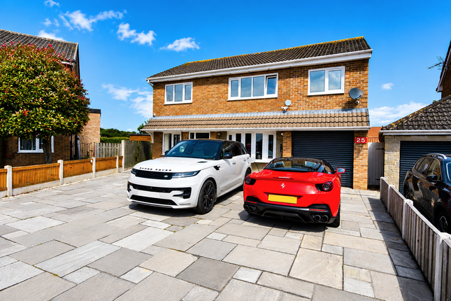 4-bed house on 25, Newtree Drive, Doncaster, £450,000