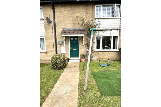 End terrace house for sale in Meldrum Court, Southam