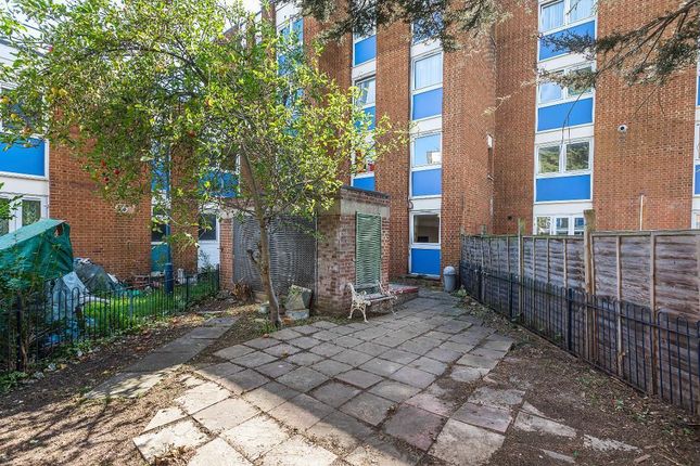 Room 1, 33 Hyperion House, Arbery Road, London photo 4