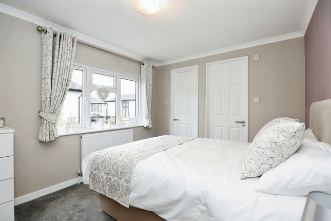 Mobile/park home for sale in Campden Road, Lower Quinton, Stratford-Upon-Avon