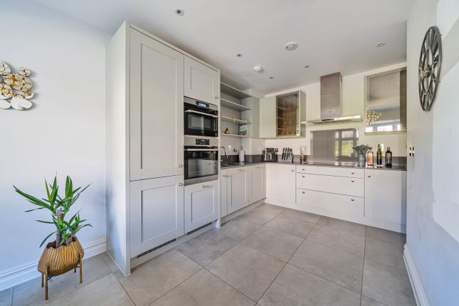 26, Consort Drive, Cobham photo 3
