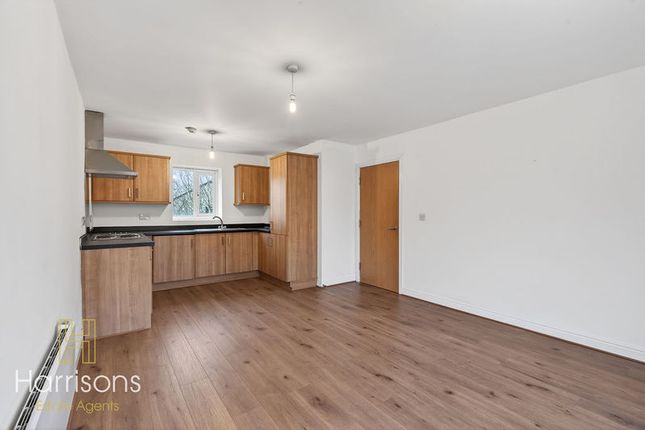 8 Heatley Gardens, Bolton Road, Bolton photo 4