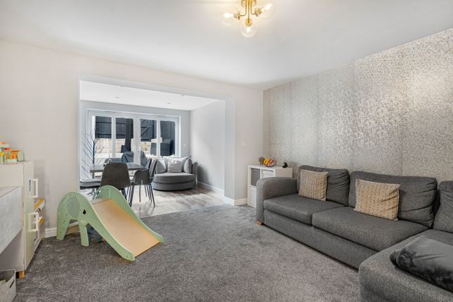 63, Clover Way, Newton Abbot photo 3