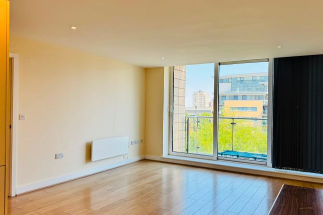 404, Basin Approach, London photo 3