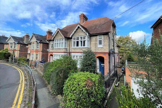 Thumbnail Maisonette to rent in Croft Road, Godalming