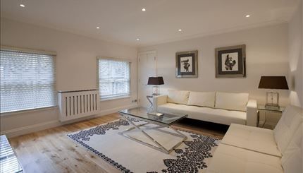 Flat to rent in Grosvenor Hill, Mayfair, London