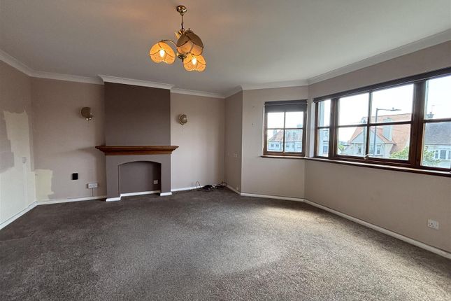 Flat 12, Kings Meade, Kings Road, Westcliff-On-Sea photo 2