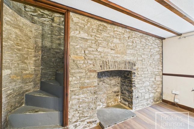 13, Troedrhiw-Trwyn, Pontypridd photo 3