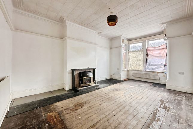 22, Mexborough Drive, Leeds photo 2