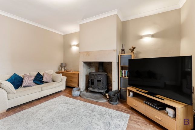 8, Balmoral Place, Bradford photo 4